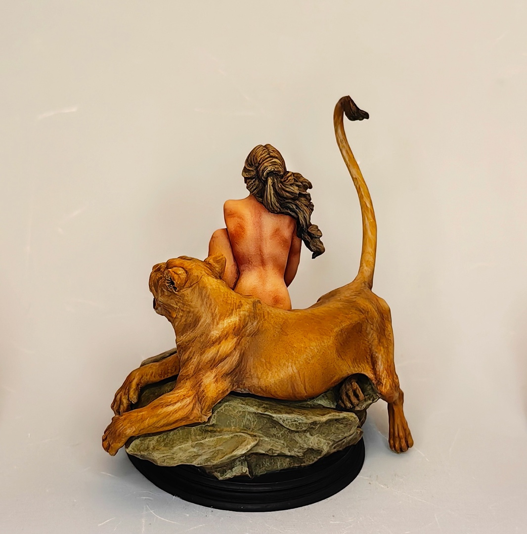 Dioramas and Vignettes:  The Living Legend, photo #6