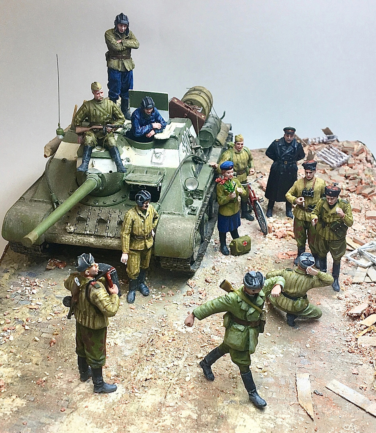Dioramas and Vignettes: The Victors, photo #1