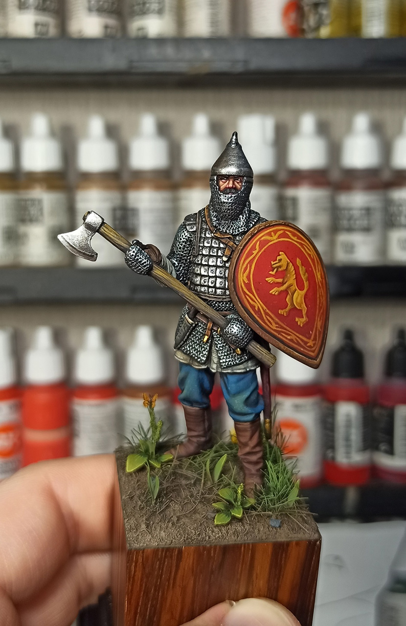 Figures: Russian warrion with an axe, 14th cent., photo #6