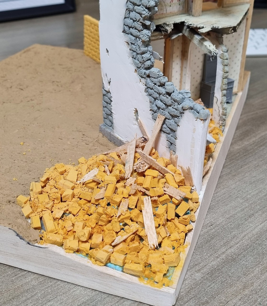 Dioramas and Vignettes: Narrow street, broad war, photo #18