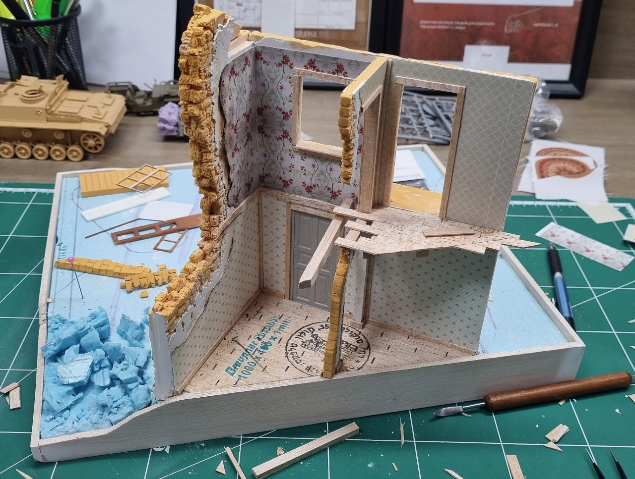 Dioramas and Vignettes: Narrow street, broad war, photo #19