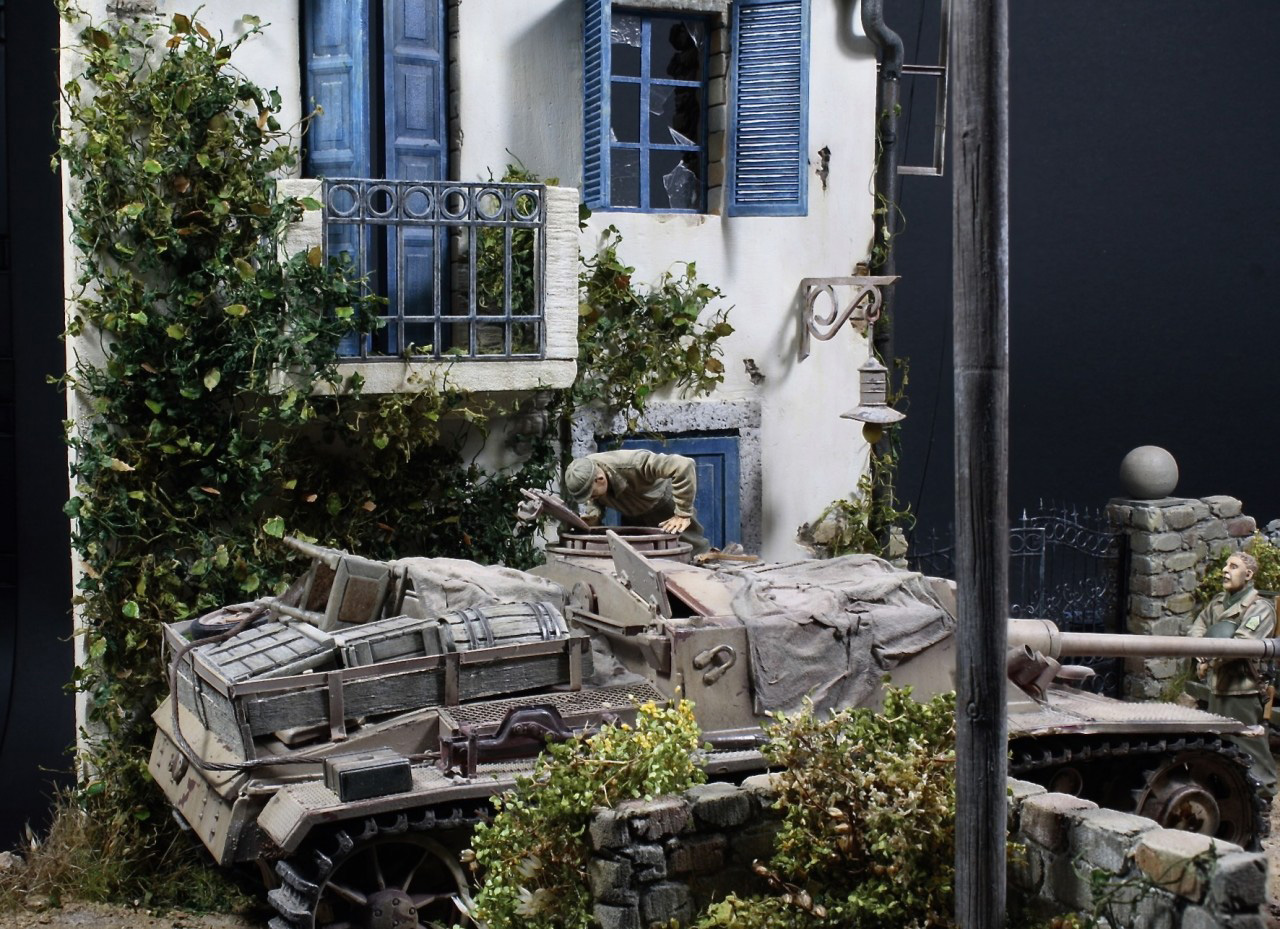 Dioramas and Vignettes: Narrow street, broad war, photo #5