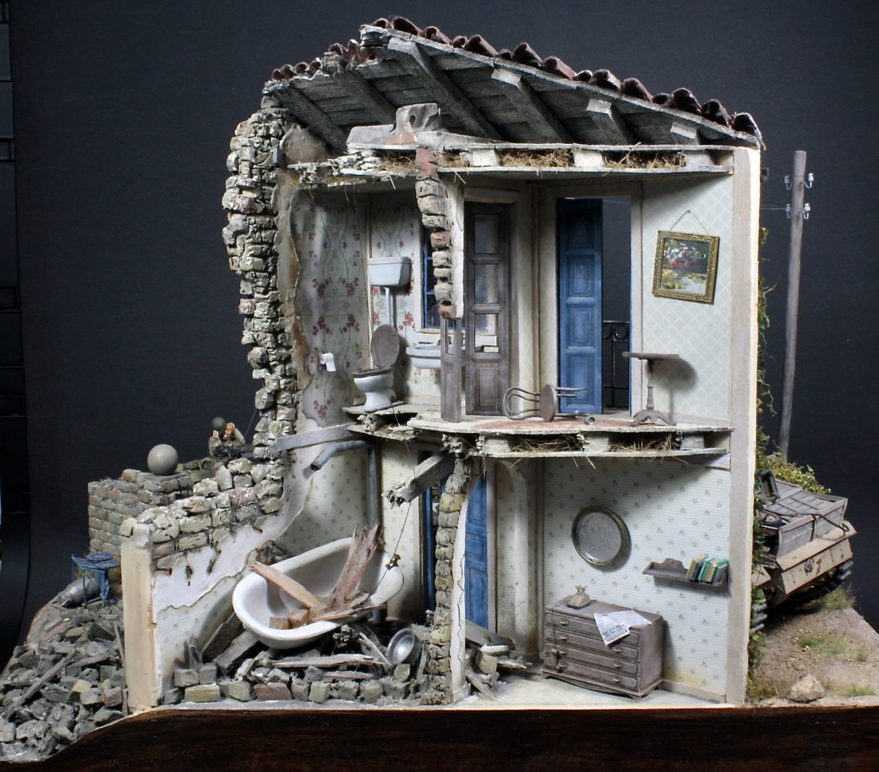 Dioramas and Vignettes: Narrow street, broad war, photo #7