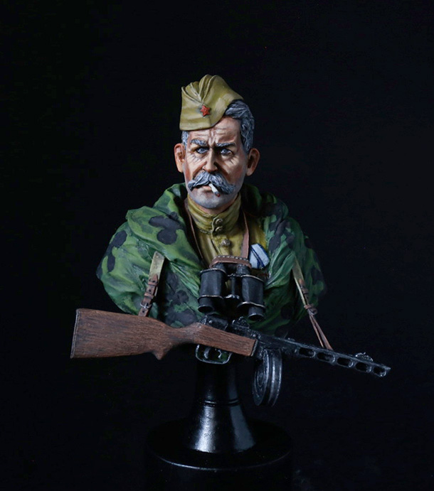 Figures: Soviet scout