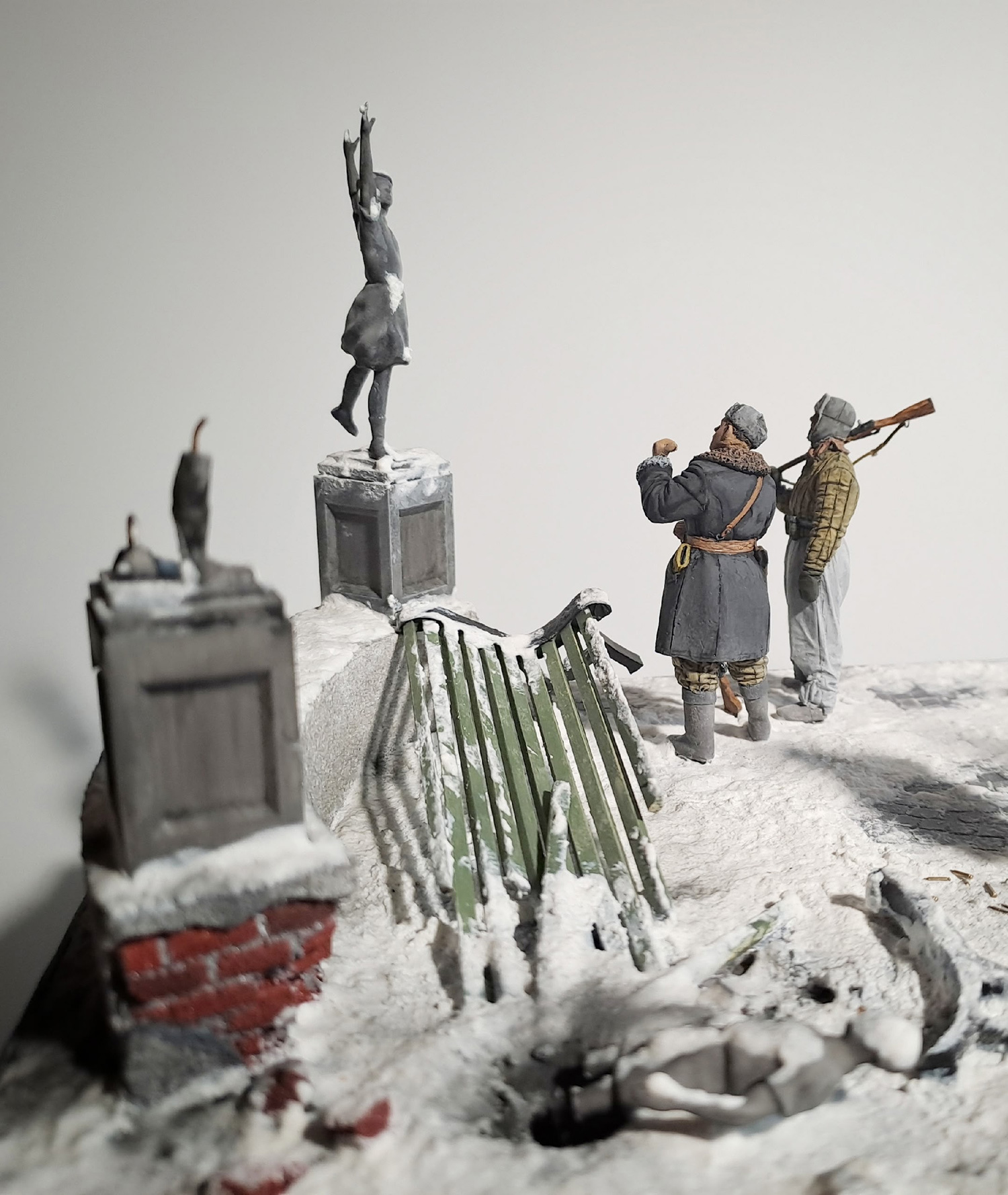 Dioramas and Vignettes: The Survivor, photo #5