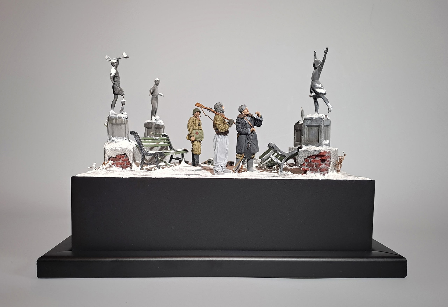 Dioramas and Vignettes: The Survivor, photo #7