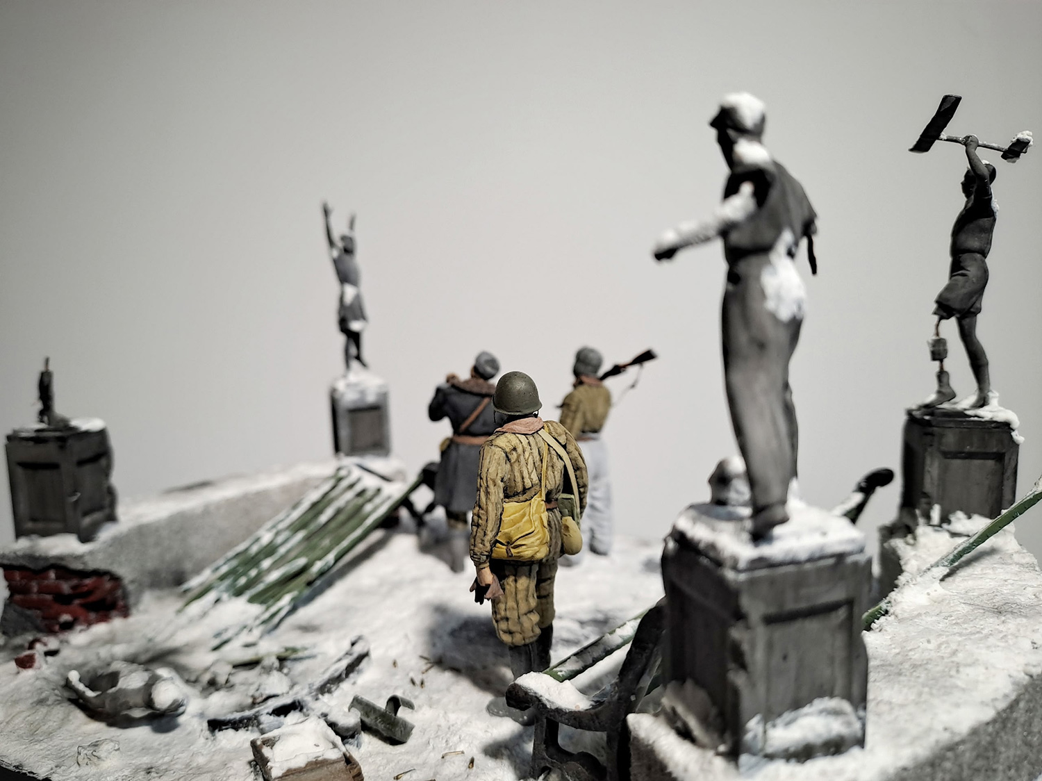 Dioramas and Vignettes: The Survivor, photo #8