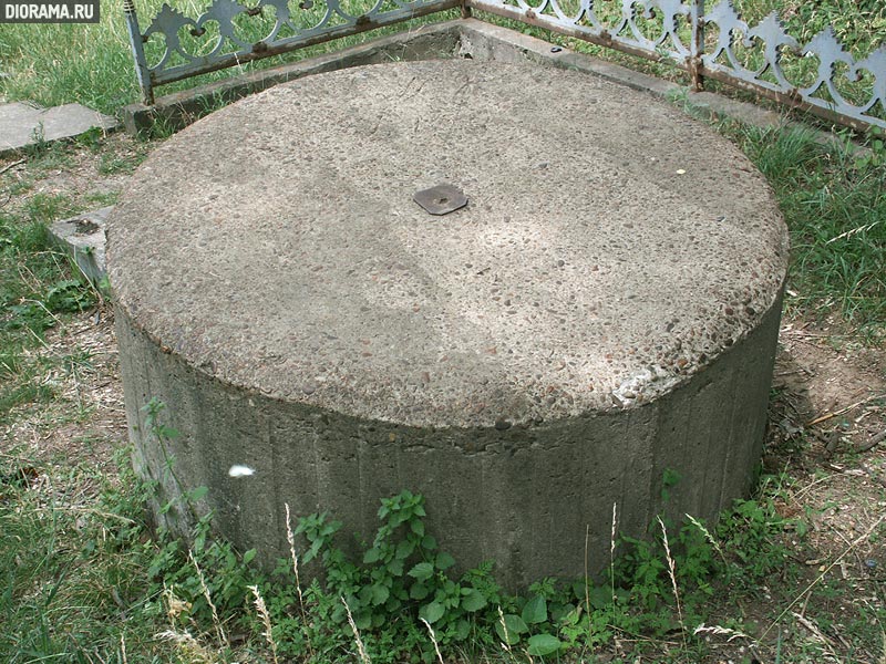 Typical concrete machine gun pillbox, Rostov-on-Don, Russia (Library Diorama.Ru)