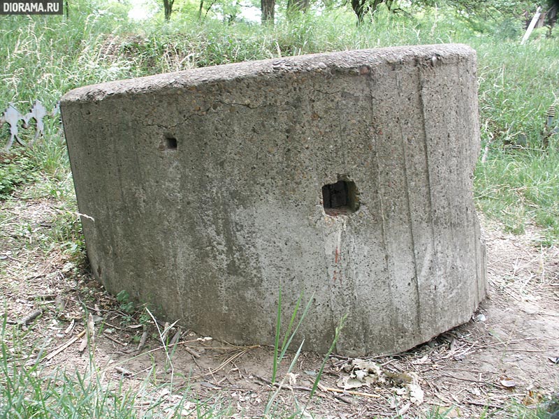 Typical concrete machine gun pillbox, Rostov-on-Don, Russia (Library Diorama.Ru)