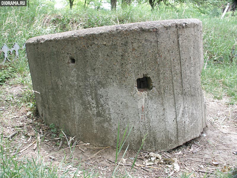 Typical concrete machine gun pillbox, Rostov-on-Don, Russia (Library Diorama.Ru)