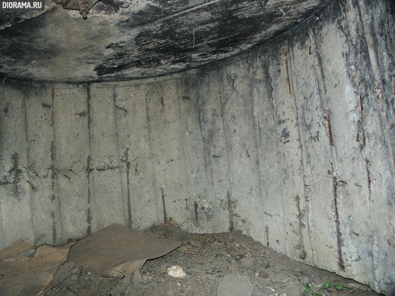 Typical concrete machine gun pillbox, inside, Rostov-on-Don, Russia (Library Diorama.Ru)