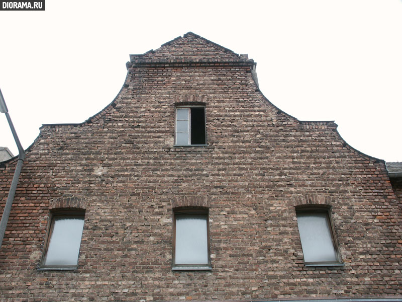 Stone house facade, Kripp, West Germany (Library Diorama.Ru)