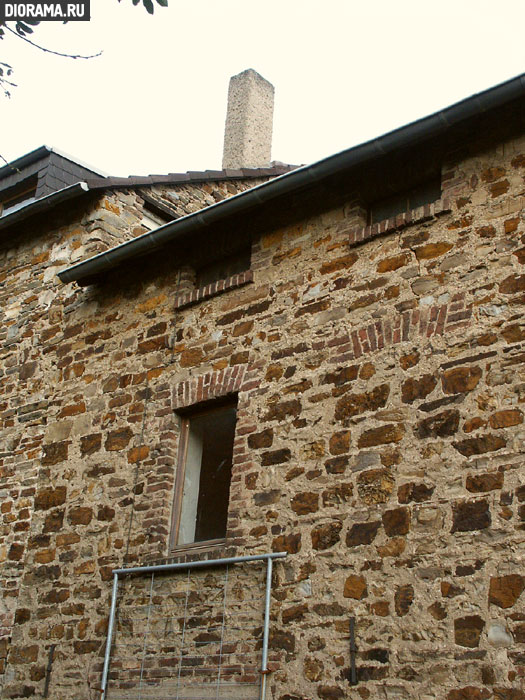 Stone house wall, Ahrweiler, West Germany (Library Diorama.Ru)