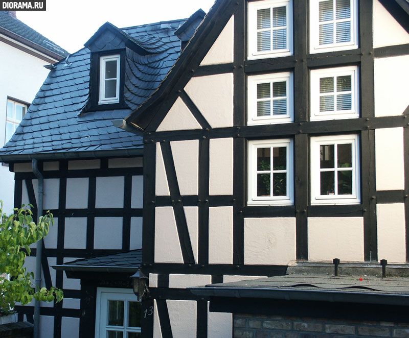 Балочный дом (современная копия), фрагмент фасада , Линц, Западная Германия (Копилка Diorama.Ru)