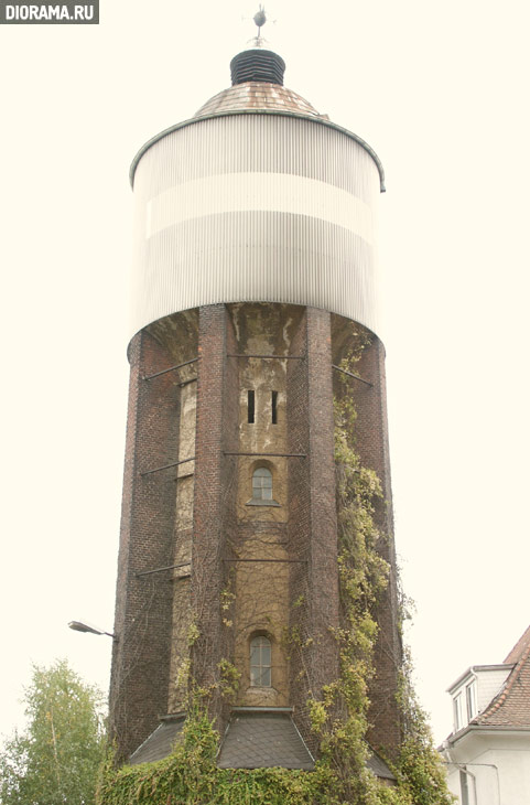 Water tower, early XX century, Sinzig, West Germany (Library Diorama.Ru)