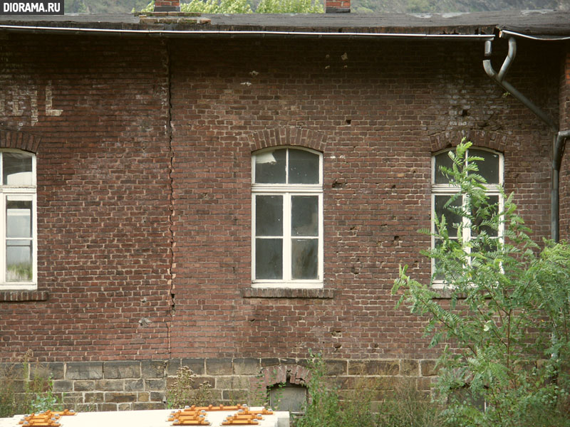 Старое здание железнодорожной станции, фрагмент, Броль, Западная Германия (Копилка Diorama.Ru)