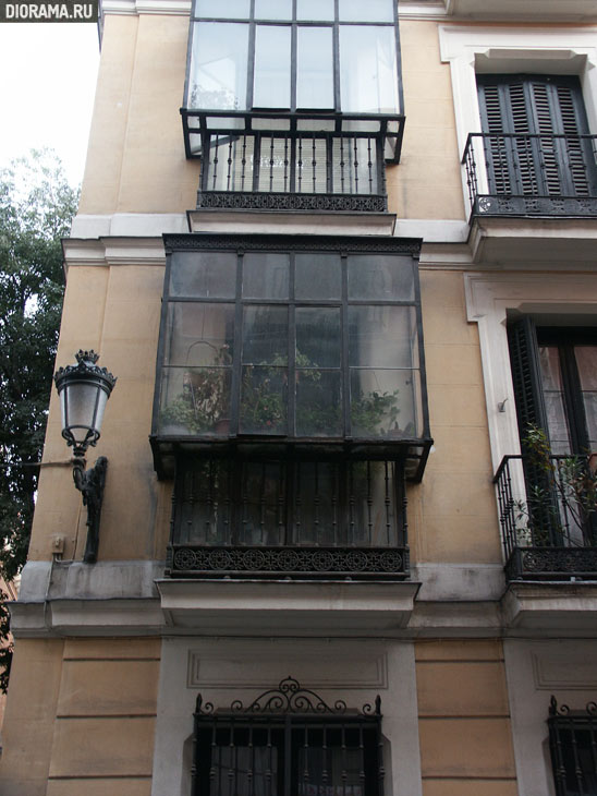 Apartment house balcony, Madrid (Library Diorama.Ru)