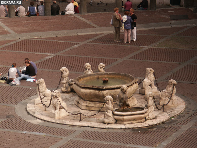 Fountain at the town square, Bergamo (Library Diorama.Ru)