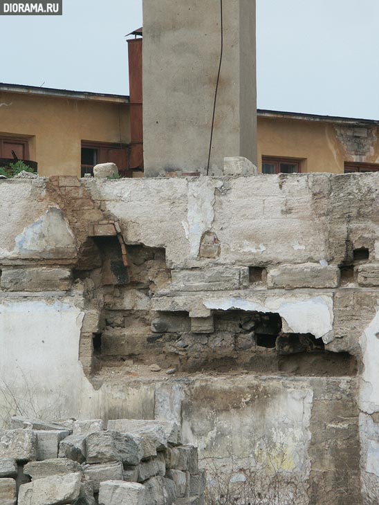 Фрагмент  разрушенного дома, Керчь (Копилка Diorama.Ru)