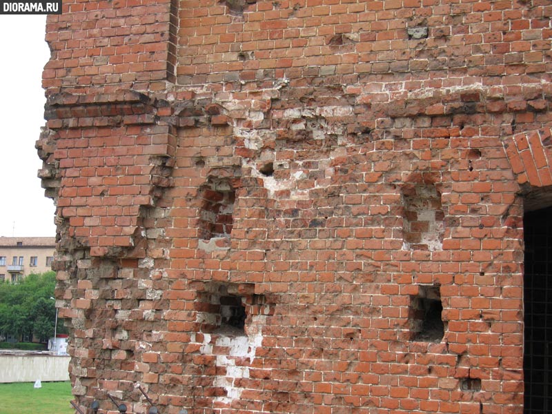 Разрушенное кирпичное здание, г.Волгоград (Копилка Diorama.Ru)