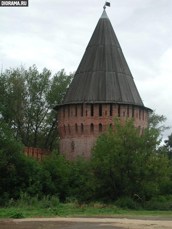 Dolgochevskaya tower, Smolensk, Russia (Library Diorama.Ru)