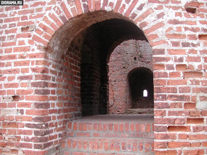 Entrance into the tower, Smolensk, Russia (Library Diorama.Ru)