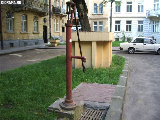 Tapping cock , Lvov, Ukraine (Library Diorama.Ru)