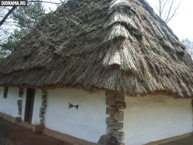 Ukrainian adobe peasant hut, Lvov Museum of regional, Ukraine (Library Diorama.Ru)