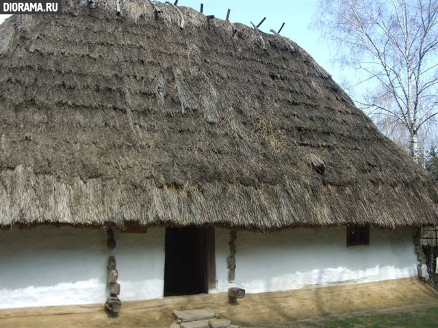 Ukrainian adobe peasant hut, Lvov Museum of regional, Ukraine (Library Diorama.Ru)