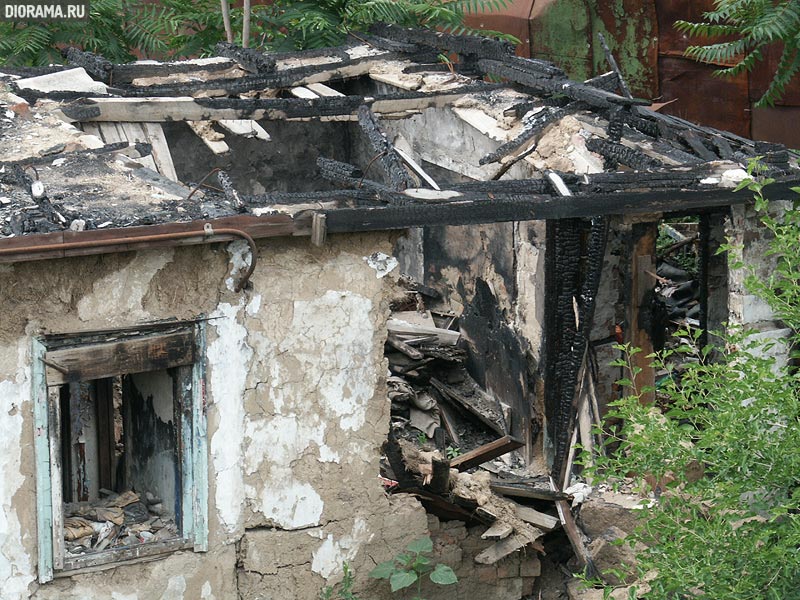 Adobe hut after fire, Rostov-on-Don, Russia (Library Diorama.Ru)