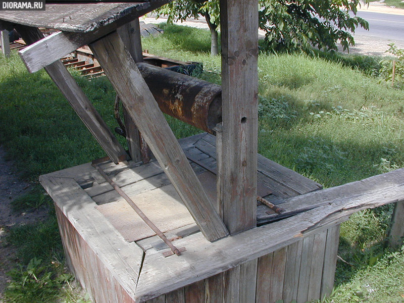 Wooden well with bench and awning, Chaltyr, Rostov region, Russia (Library Diorama.Ru)