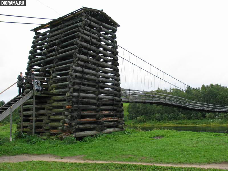 Suspension bridge over Kubena river, Kharovsk, Vologda region, Russia (Library Diorama.Ru)