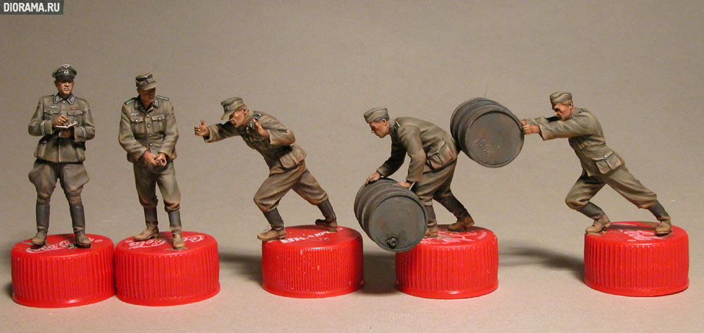 Reviews: German soldiers with fuel drums, photo #15