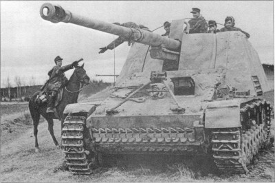 (Samokhodnoe_orudye_Nashorn_Okhotnyk_za_tankamy-110.jpg