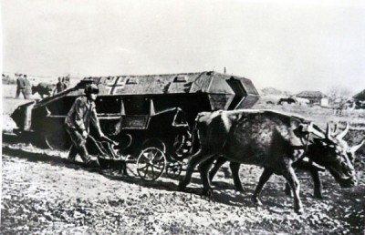 Перша пахота на звільненій землі. Ворошиловградська область, 1943.jpg